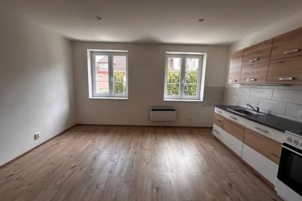 Pronájem bytu 1+kk 27 m², gen. Svobody, Teplice, Ústecký kraj Pronájem bytu 1+kk 27 m², gen. Svobody, Teplice, Ústecký kraj