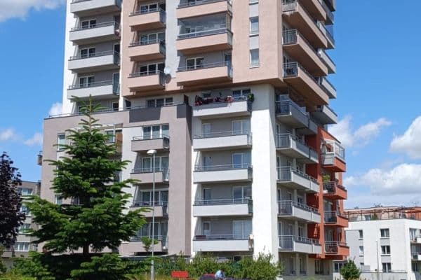 Pronájem bytu 1+kk 37 m², Hlučkova, Praha Pronájem bytu 1+kk 37 m², Hlučkova, Praha