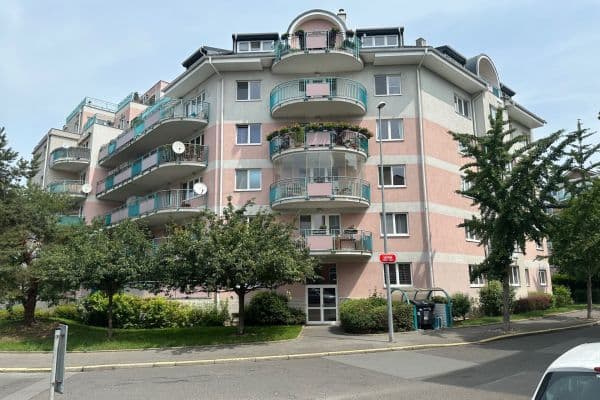 Pronájem garáže 16 m², Gutova, Hlavní město Praha Pronájem garáže 16 m², Gutova, Hlavní město Praha