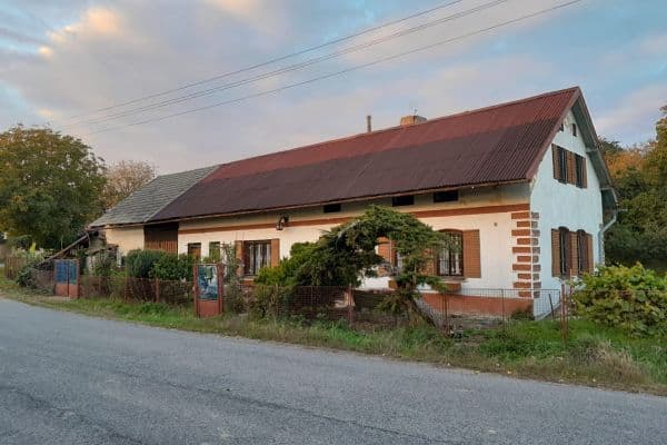 Prodej domu 140 m², pozemek 915 m², Katusice Prodej domu 140 m², pozemek 915 m², Katusice