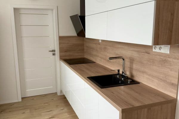 Pronájem bytu 4+1 84 m², Bzenecká, Plzeň Pronájem bytu 4+1 84 m², Bzenecká, Plzeň