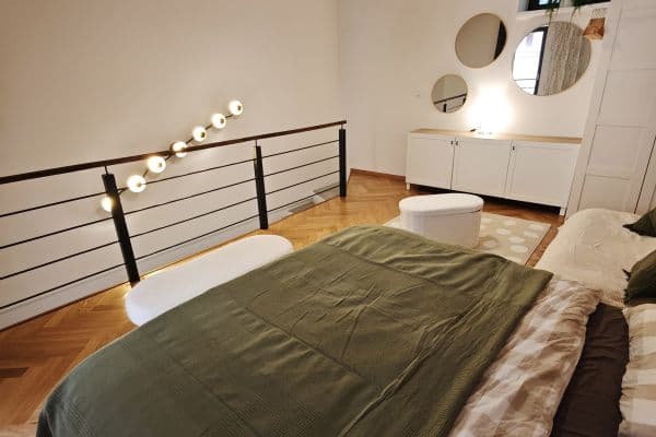 Pronájem bytu 46 m², Pernerova, Praha Pronájem bytu 46 m², Pernerova, Praha