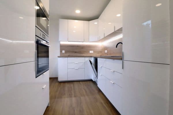 Pronájem bytu 3+kk 76 m², V zápolí, Pronájem bytu 3+kk 76 m², V zápolí,