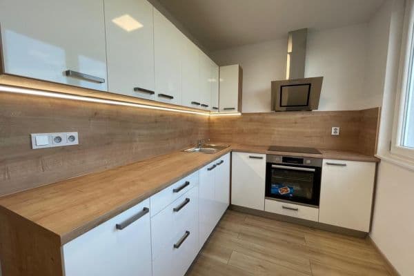 Pronájem bytu 1+1 37 m², Výškovická, Ostrava Pronájem bytu 1+1 37 m², Výškovická, Ostrava