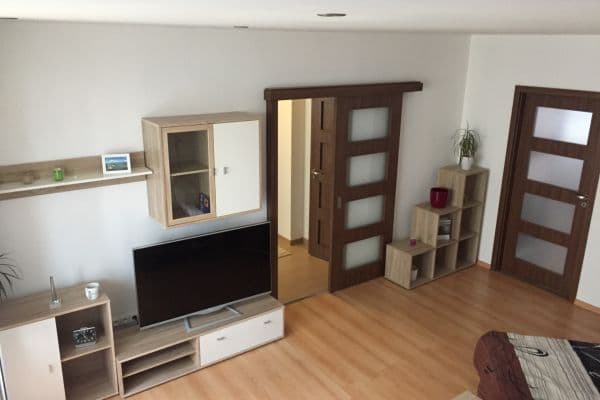 Pronájem bytu 3+1 75 m², Hrdinů, Liberec Pronájem bytu 3+1 75 m², Hrdinů, Liberec