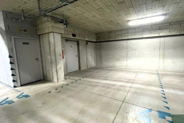 Pronájem garáže 12 m², Plzeň, Plzeňský kraj Pronájem garáže 12 m², Plzeň, Plzeňský kraj