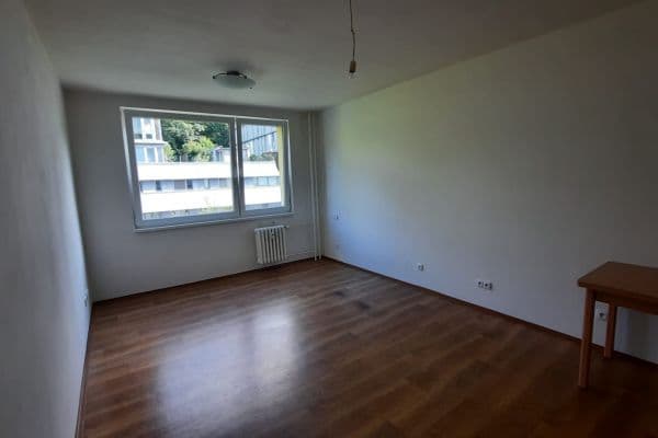 Prodej bytu 1+kk 30 m², Pod Lysinami, Hlavní město Praha Prodej bytu 1+kk 30 m², Pod Lysinami, Hlavní město Praha