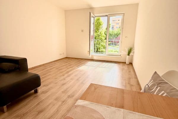 Prodej bytu 1+kk 35 m², Rudolfa Holeky, Praha Prodej bytu 1+kk 35 m², Rudolfa Holeky, Praha