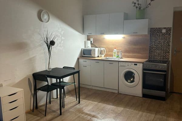 Pronájem bytu 1+kk 36 m², Vrchlického, Praha Pronájem bytu 1+kk 36 m², Vrchlického, Praha