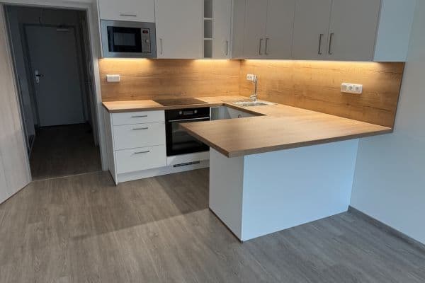 Pronájem bytu 1+kk 37 m², Nad Stráněmi, Zlín, Zlínský kraj Pronájem bytu 1+kk 37 m², Nad Stráněmi, Zlín, Zlínský kraj