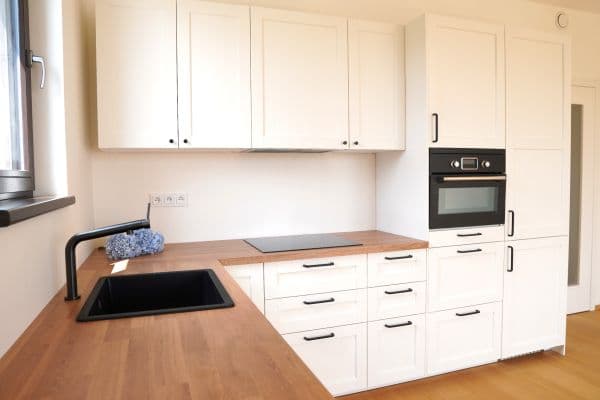 Pronájem bytu 1+kk 43 m², V Třešňovce, Hlavní město Praha Pronájem bytu 1+kk 43 m², V Třešňovce, Hlavní město Praha