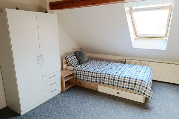 Pronájem bytu 1+kk 25 m², Hřbitovní, Mirovice Pronájem bytu 1+kk 25 m², Hřbitovní, Mirovice