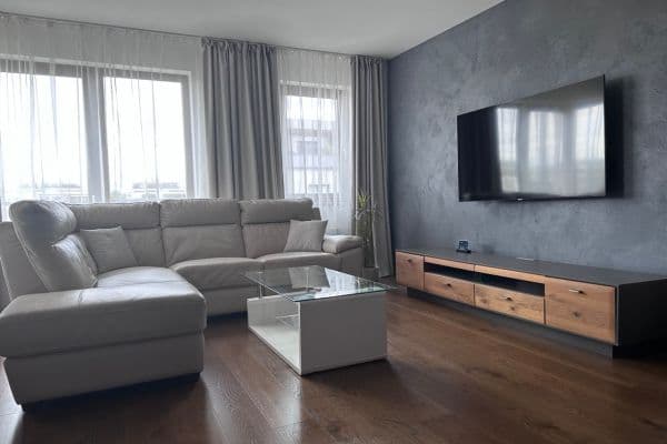 Pronájem bytu 3+kk 85 m², Učňovská, Praha Pronájem bytu 3+kk 85 m², Učňovská, Praha
