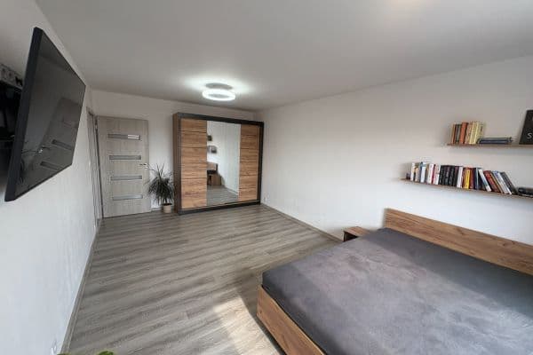 Pronájem bytu 1+1 40 m², Mládežnická, Jirkov, Ústecký kraj Pronájem bytu 1+1 40 m², Mládežnická, Jirkov, Ústecký kraj