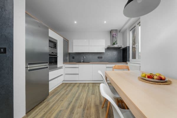 Prodej bytu 3+kk 96 m², Na Valech, Liberec Prodej bytu 3+kk 96 m², Na Valech, Liberec