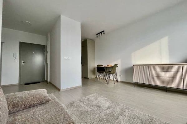 Pronájem bytu 2+1 47 m², Ivanská cesta, Bratislava Pronájem bytu 2+1 47 m², Ivanská cesta, Bratislava