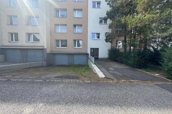 Pronájem garáže 19 m², Rudé armády, Pronájem garáže 19 m², Rudé armády,