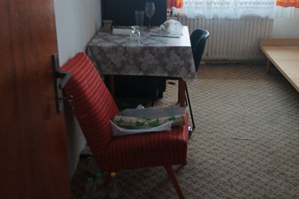 Pronájem bytu 1+kk 20 m², Příčná, Přelouč Pronájem bytu 1+kk 20 m², Příčná, Přelouč