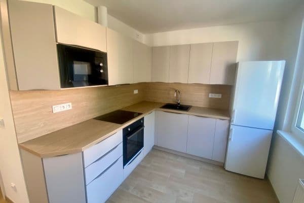 Pronájem bytu 3+1 65 m², nám. Petra Obrovce, Louny Pronájem bytu 3+1 65 m², nám. Petra Obrovce, Louny