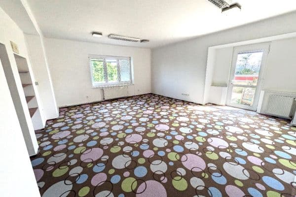 Pronájem nebytového prostoru 143 m², Jihlavská, Hlavní město Praha Pronájem nebytového prostoru 143 m², Jihlavská, Hlavní město Praha