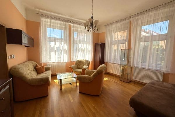 Prodej bytu 2+1 70 m², Bořivojova, Praha Prodej bytu 2+1 70 m², Bořivojova, Praha