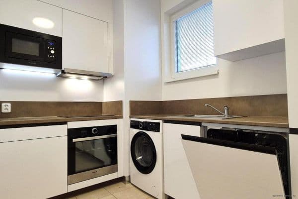 Pronájem bytu 2+1 53 m², Magisterská, Plzeň, Plzeňský kraj Pronájem bytu 2+1 53 m², Magisterská, Plzeň, Plzeňský kraj