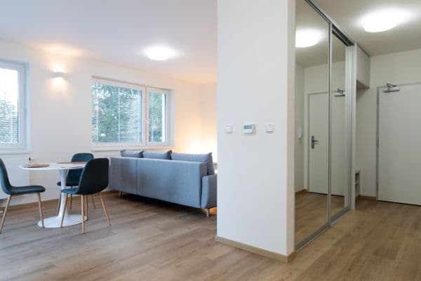 Pronájem bytu 2+kk 65 m², Nad Stráněmi, Zlín Pronájem bytu 2+kk 65 m², Nad Stráněmi, Zlín