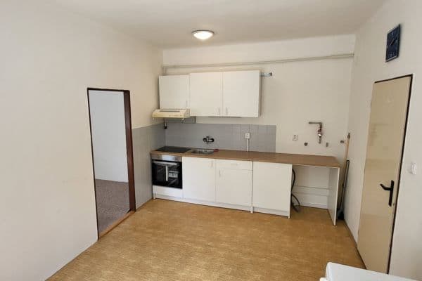 Pronájem bytu 1+1 44 m², Záhlinická, Hulín Pronájem bytu 1+1 44 m², Záhlinická, Hulín