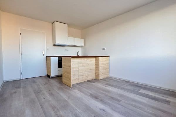 Pronájem bytu 1+kk 22 m², Na Pískovně, Liberec Pronájem bytu 1+kk 22 m², Na Pískovně, Liberec