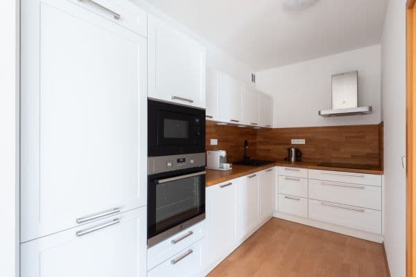 Prodej bytu 5+kk 165 m², Pod Kapličkou, Praha Prodej bytu 5+kk 165 m², Pod Kapličkou, Praha