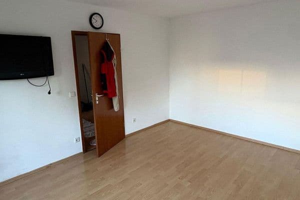 Pronájem bytu 3+1 91 m², Bahnhofstraße 56, Filderstadt Pronájem bytu 3+1 91 m², Bahnhofstraße 56, Filderstadt