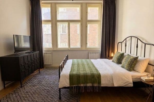 Pronájem bytu 1+kk 35 m², Štěpánská, Praha Pronájem bytu 1+kk 35 m², Štěpánská, Praha