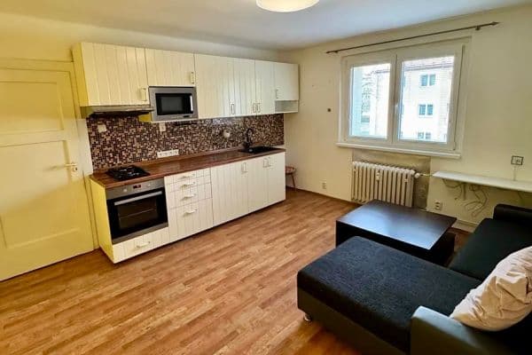 Pronájem bytu 2+kk 40 m², Dlouhá, Horní Slavkov Pronájem bytu 2+kk 40 m², Dlouhá, Horní Slavkov