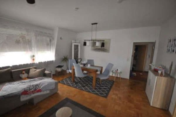 Prodej bytu 3+1 90 m², Schöneck Prodej bytu 3+1 90 m², Schöneck