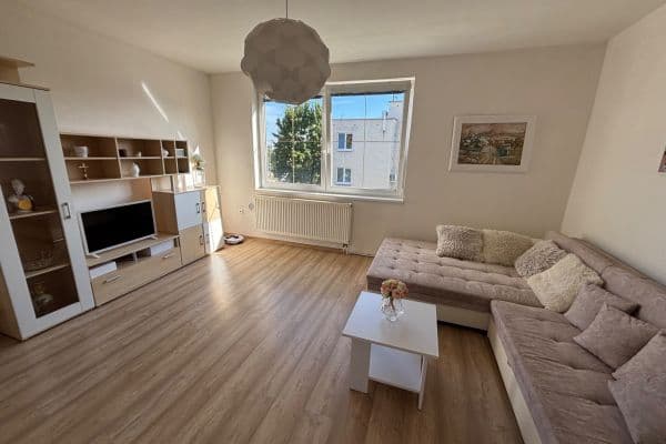 Prodej bytu 3+1 72 m², 9. května, Hrušovany nad Jevišovkou Prodej bytu 3+1 72 m², 9. května, Hrušovany nad Jevišovkou