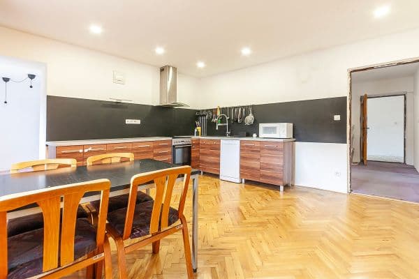 Prodej domu 180 m², pozemek 1.776 m², Prodej domu 180 m², pozemek 1.776 m²,