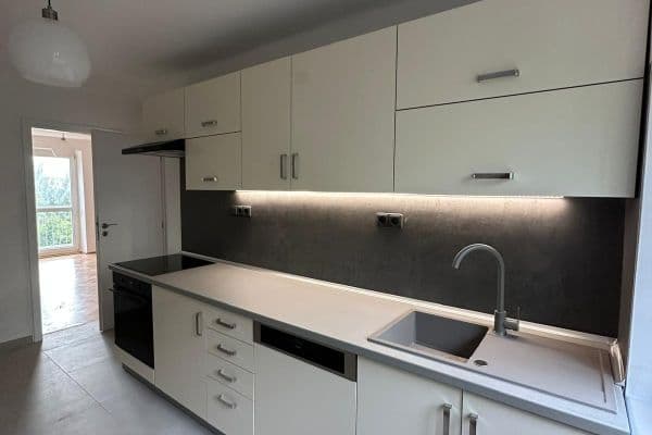 Pronájem bytu 2+1 60 m², Klecany Pronájem bytu 2+1 60 m², Klecany