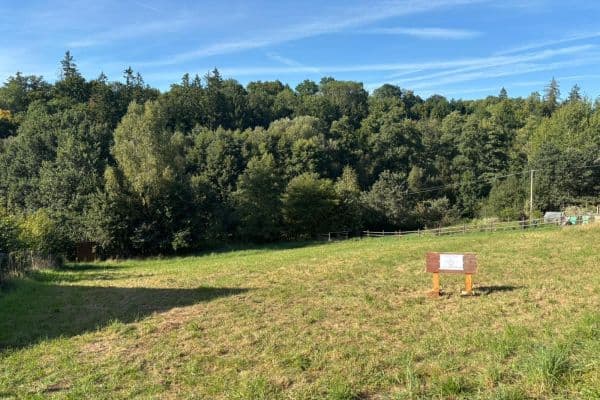 Prodej pozemku 1.565 m², Hradec Prodej pozemku 1.565 m², Hradec