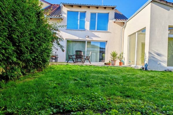 Prodej domu 226 m², pozemek 597 m², Dušínova, Kuřim Prodej domu 226 m², pozemek 597 m², Dušínova, Kuřim