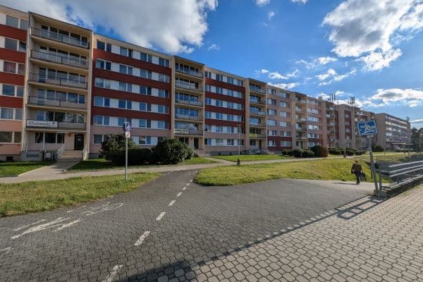 Pronájem bytu 3+1 68 m², Střelničná, Praha Pronájem bytu 3+1 68 m², Střelničná, Praha