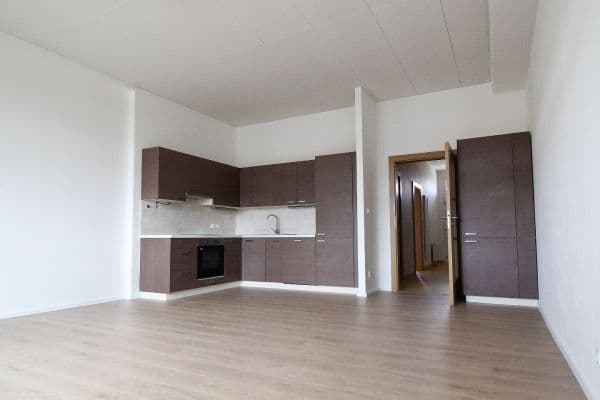 Prodej bytu 2+kk 60 m², Českomoravská, Praha Prodej bytu 2+kk 60 m², Českomoravská, Praha