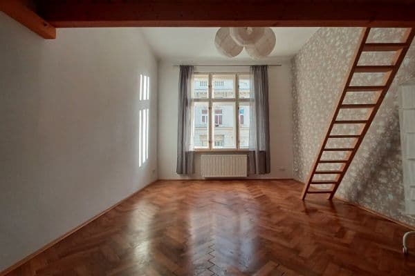 Pronájem bytu 1+kk 30 m², Sokolovská, Praha Pronájem bytu 1+kk 30 m², Sokolovská, Praha