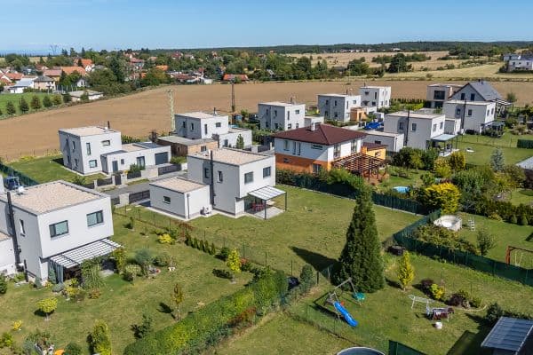 Prodej domu 107 m², pozemek 744 m², Nad Hřištěm, Prodej domu 107 m², pozemek 744 m², Nad Hřištěm,