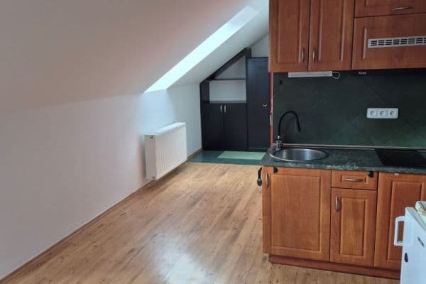 Pronájem bytu 2+kk 40 m², Cornovova, Brno Pronájem bytu 2+kk 40 m², Cornovova, Brno