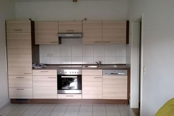 Pronájem bytu 2+1 36 m², Leipzig Großzschocher, Sasko Pronájem bytu 2+1 36 m², Leipzig Großzschocher, Sasko
