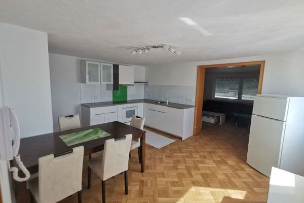 Pronájem bytu 3+kk 85 m², Neuenstadt am Kocher Pronájem bytu 3+kk 85 m², Neuenstadt am Kocher