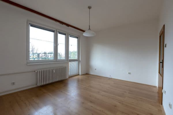 Prodej bytu 3+1 71 m², Luďka Matury, Pardubice Prodej bytu 3+1 71 m², Luďka Matury, Pardubice