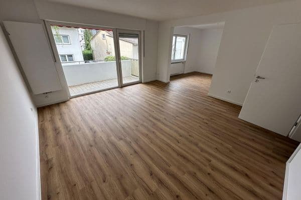 Pronájem bytu 4+1 102 m², Frankfurt, Hessen Pronájem bytu 4+1 102 m², Frankfurt, Hessen