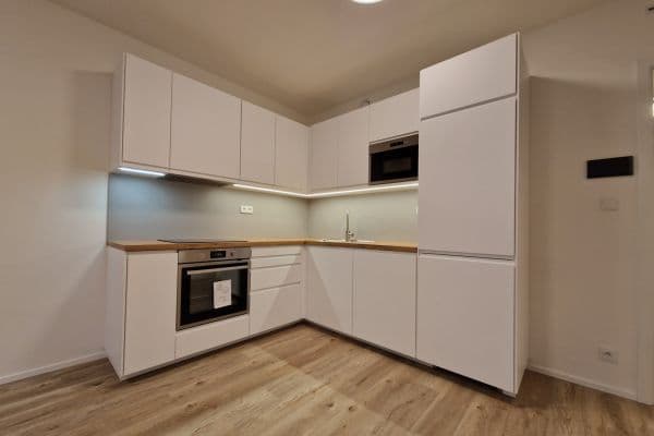 Pronájem bytu 2+kk 50 m², Hábova, Praha Pronájem bytu 2+kk 50 m², Hábova, Praha