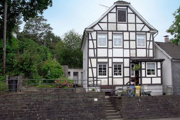 Prodej domu 102 m², pozemek 282 m², Kohlfurther Straße 13, Solingen Prodej domu 102 m², pozemek 282 m², Kohlfurther Straße 13, Solingen